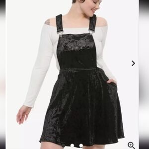 Hot Topic Moon & Roses Velvet Skirtall Plus Size 1 Nwot